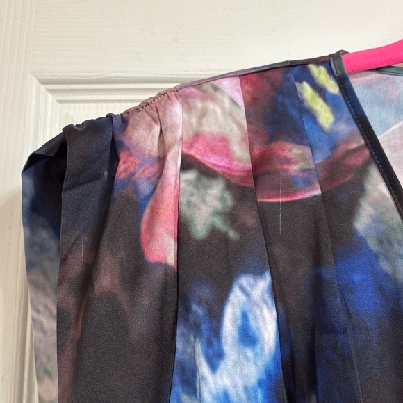 White House Black Market Multicolor Floral V-Neck silky Blouse - Picture 7 of 11